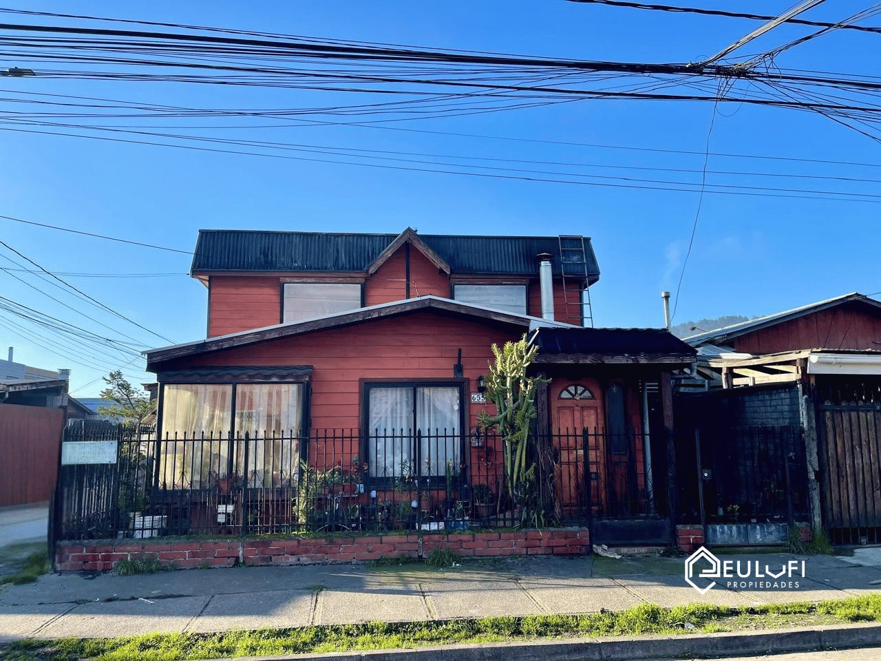 Amplia Casa en Barrio Tranquilo
